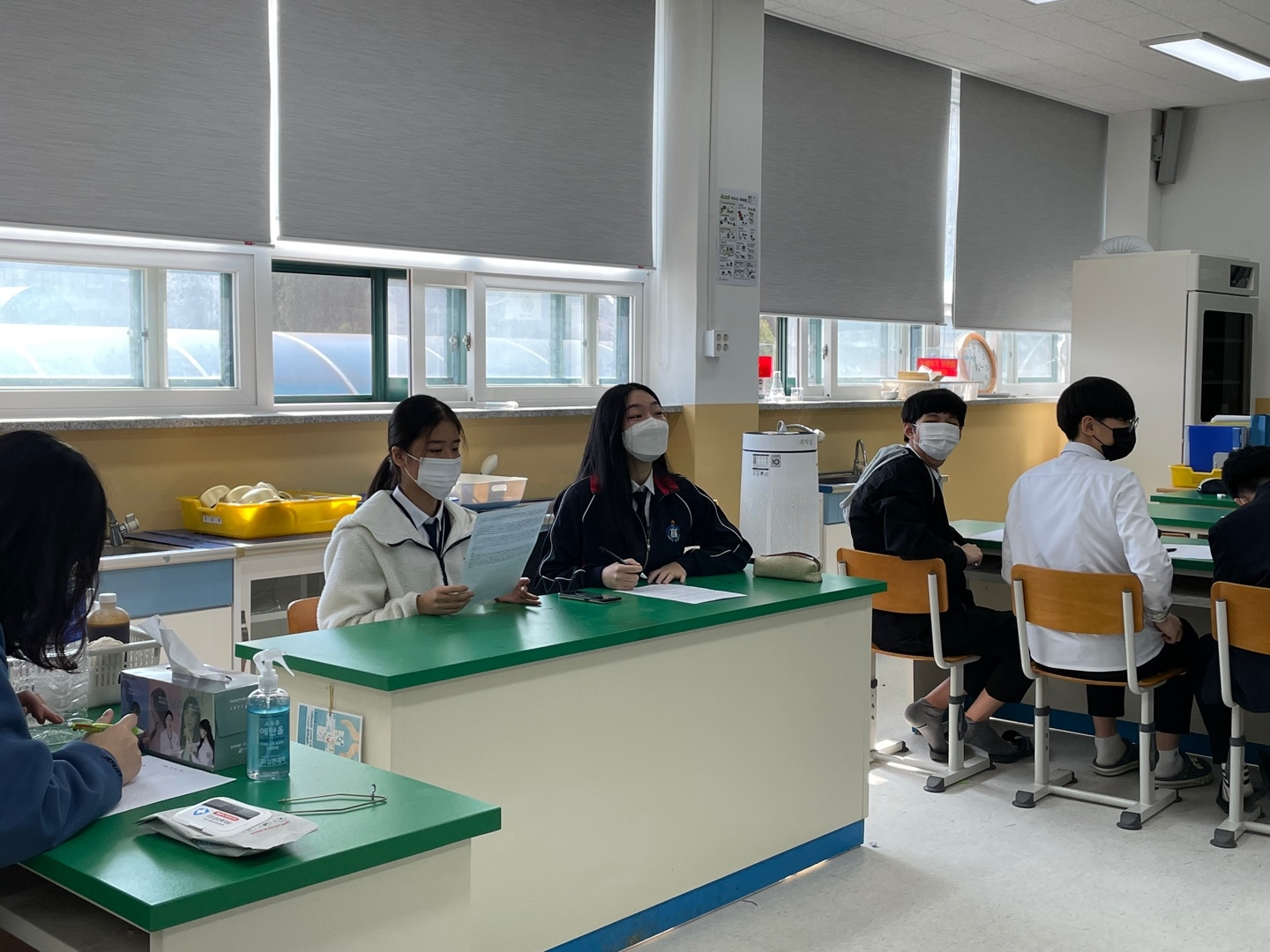 실생활 토론.jpg